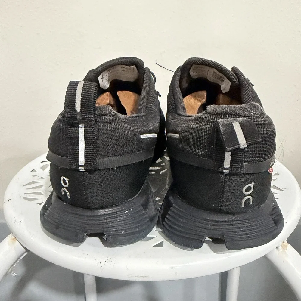 ON Cloud 5 Waterproof All Black Mens Size 9